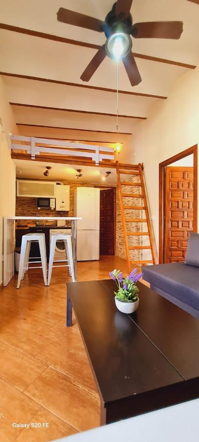 Magnifico Apartamento Tipo Duplex En Triana Seville Exterior photo
